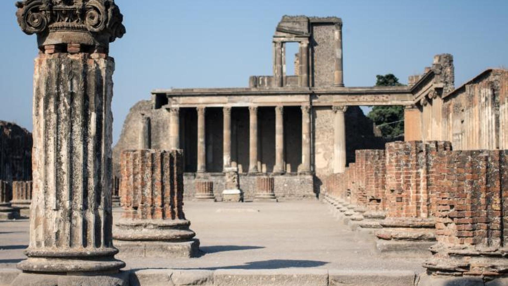 Ruinas de Pompeya al pie del Vesubio